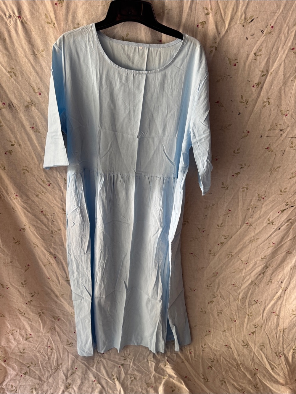 Light Blue Midi Dress with Scoop Neck and Relaxed Waist